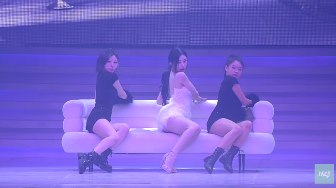 11월 솔로 데뷔 앞둔 채령, 지금 다시 보는 단독 무대 모음