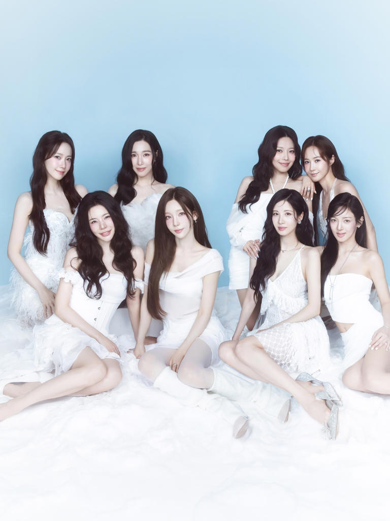 소녀시대 8인 완전체 시즌그리팅 공개, 데뷔 20주년 완전체 활동 현실화되나