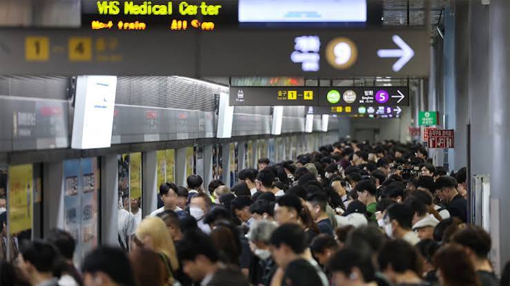 서울 지하철 9호선, 11월부터 출근 시간 급행 확대…혼잡도 20%대 줄어든다